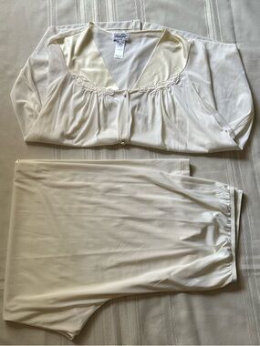 Vanity Fair Vintage (90-807) Marfil Satin Two-Piece Sleep Set Size 3X